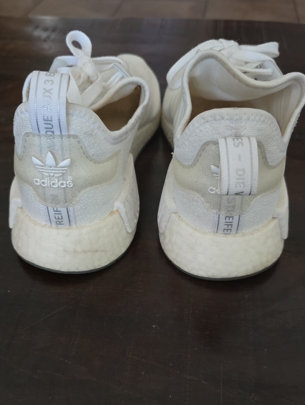 Adidas White Low-Top WOMANS SIZE 8.5 Sneakers with Heel Pull Tabs